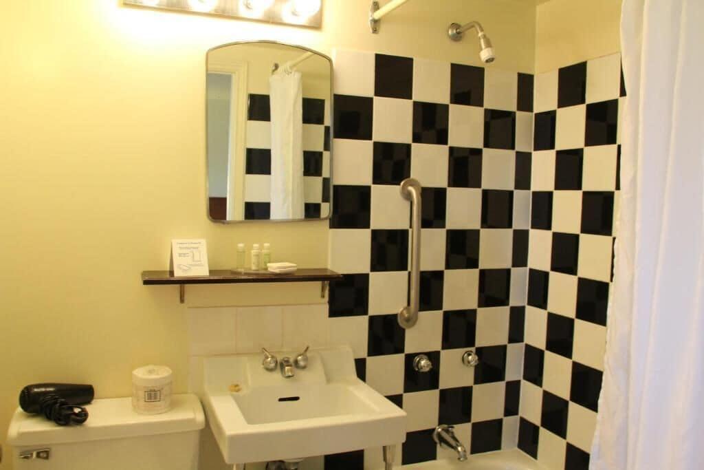 Inverary Resort Baddeck Inlet Екстериор снимка