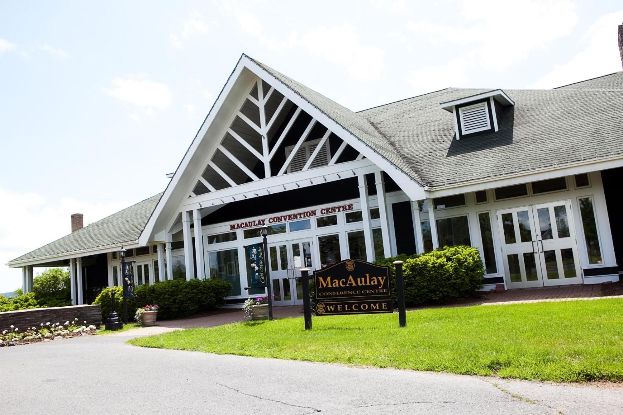 Inverary Resort Baddeck Inlet Екстериор снимка