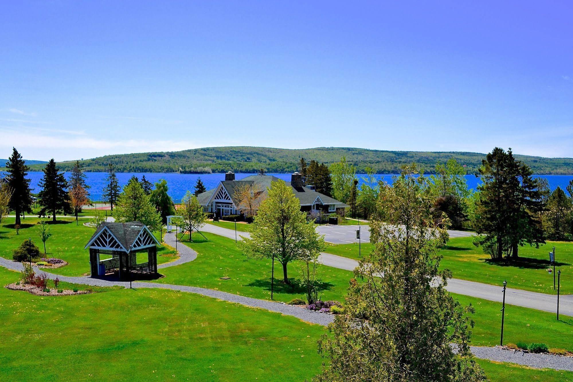 Inverary Resort Baddeck Inlet Екстериор снимка